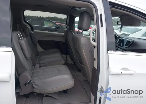 2017 Chrysler Pacifica Touring z USA, uszkodzony, nr VIN 2C4RC1DG8HR510724